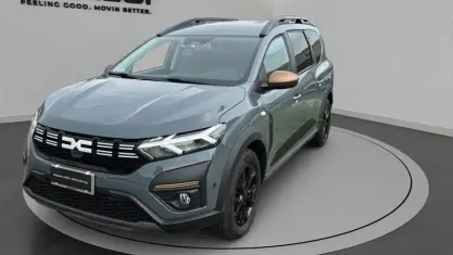 Usata Dacia Jogger Extreme 101 CV (74 kW) 2024 Grigio finanza Monovolume