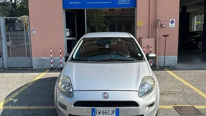 Usata Fiat Punto Young 69 CV (50 kW) 2014 Utilitaria