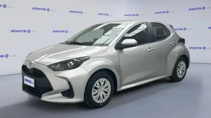 Usata Toyota Yaris Hybrid Active 172 CV (126 kW) 2023 Grigio scuro Utilitaria