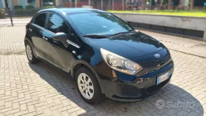 Usata Kia Rio LX 75 CV (55 kW) 2012 Nero Utilitaria