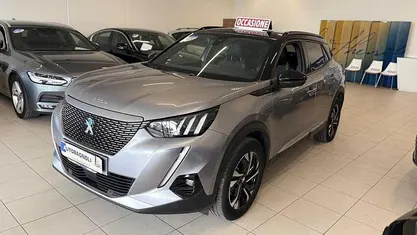 Usata Peugeot e-2008 GT 100 kW (136 CV) 2021 Grigio SUV