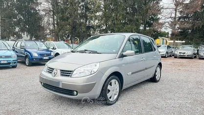Usata Renault Scénic II Dynamique 113 CV (83 kW) 2005 Grigio Monovolume