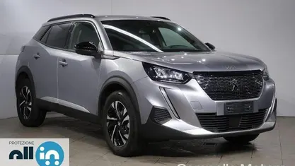Grigio Usata 2023 Peugeot 2008 Allure SUV | 17.900 € (Buon prezzo)