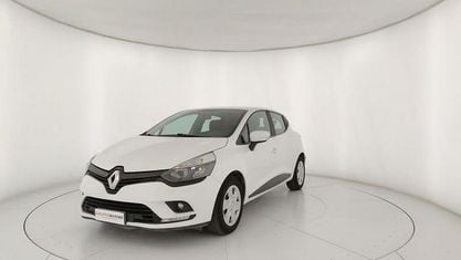 Käytetty Renault Clio IV Zen 75 HP (55 kW) 2017 Valkoinen Viistoperä
