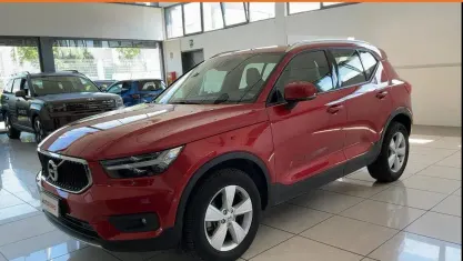 Usata Volvo XC40 Business Edition 150 CV (110 kW) 2020 Rosso SUV