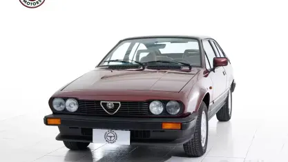 Usata Alfa Romeo Alfetta 131 CV (96 kW) 1986 Rosso Coupé