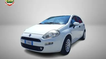 Usata Fiat Punto Street 75 CV (55 kW) 2015 Bianco Utilitaria