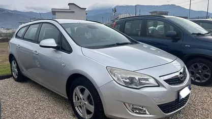 Usata 2011 Opel Astra Station wagon | 3000 € (Super prezzo)