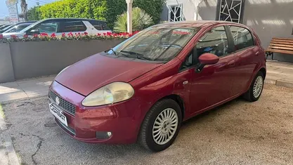 Usata Fiat Grande Punto Dynamic 77 CV (56 kW) 2009 Viola Utilitaria