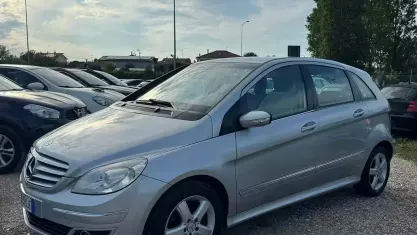 Usata Mercedes B150 Chrome 95 CV (69 kW) 2006 Grigio Monovolume
