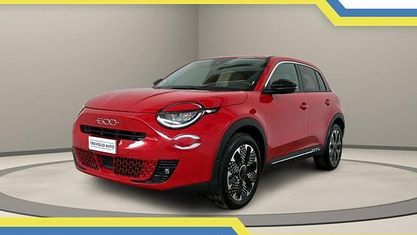 Usata Fiat 600 La Prima 110 CV (80 kW) 2025 Rosso / pastello SUV