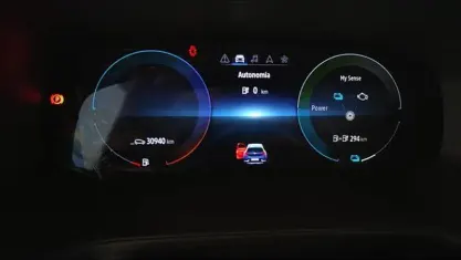 Usata Renault Captur Intens 160 CV (117 kW) 2022 Blu scuro SUV
