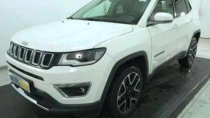 Bianco metallizzato Usata 2018 Jeep Compass Limited SUV | 13.970 € (Buon prezzo)