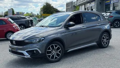Usata Fiat Tipo Cross 100 CV (73 kW) 2021 Grigio Berlina
