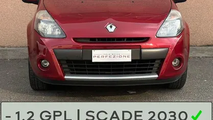 Usata Renault Clio II 75 CV (55 kW) 2010 Rosso Berlina