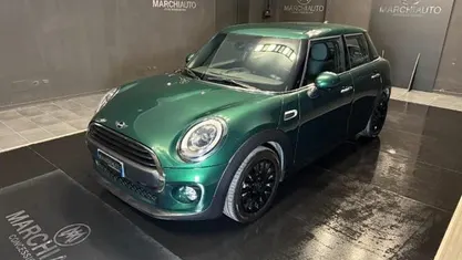 Verde Usata 2017 Mini Cooper D Business Due volumi | 16.900 € (Molto cara)