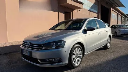 Grigio Usata 2014 VW Passat Comfortline Tre volumi | 8900 € (Buon prezzo)