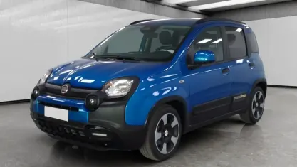 Usata Fiat Panda Cross Cross 70 CV (51 kW) 2025 Blu Utilitaria