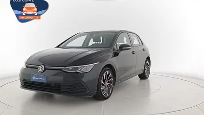 Usata 2022 VW Golf Life Tre volumi | 22.500 € (Buon prezzo)