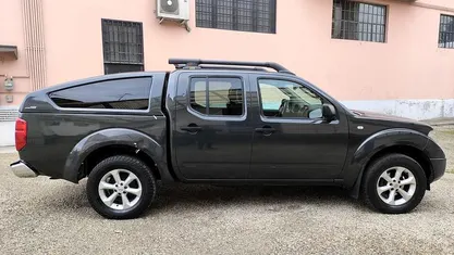 Grigio Usata 2006 Nissan Navara Pick-up | 7800 € (Super prezzo)