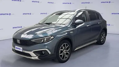 Usata 2022 Fiat Tipo Cross Utilitaria | 16.490 € (Buon prezzo)