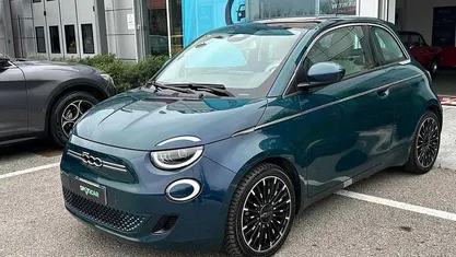 Usata Fiat 500e La Prima 42 kW (58 CV) 2021 Verde Berlina