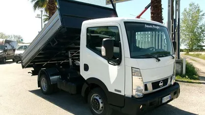 Usata Nissan Cabstar 122 CV (89 kW) 2016 Bianco Pick-up