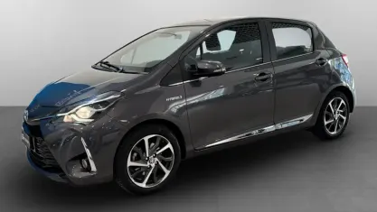 Usata Toyota Yaris Style 73 CV (53 kW) 2018 Grigio Utilitaria