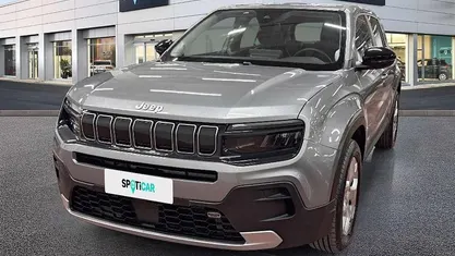Grigio Usata 2023 Jeep Avenger Altitude SUV | 19.900 € (Buon prezzo)