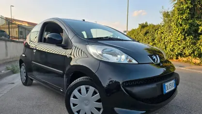 Usata Peugeot 107 54 CV (39 kW) 2006 Nero Utilitaria