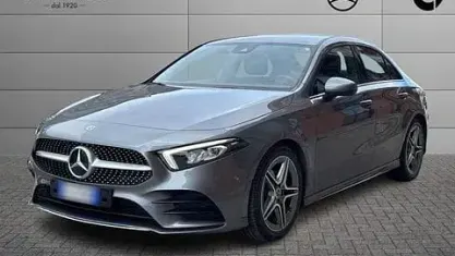 Usado Mercedes A180 Premium 116 HP (85 kW) 2022 Cinzento Citadino