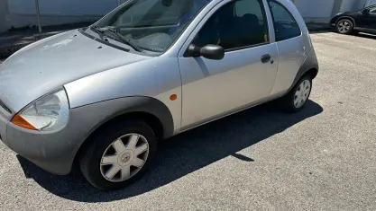 Usata Ford Ka 69 CV (50 kW) 2003 Argento Utilitaria