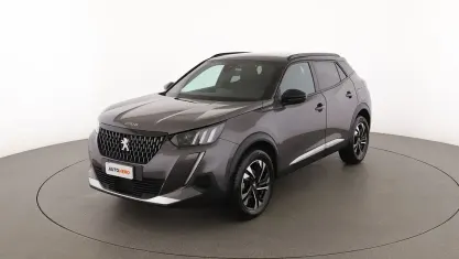 Usata Peugeot 2008 GT-line 131 CV (96 kW) 2023 Grigio SUV