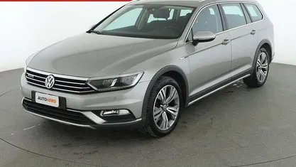 Usata VW Passat Alltrack Business 190 CV (139 kW) 2016 Argento Station wagon