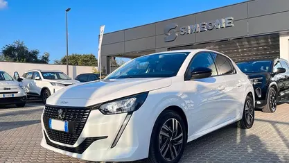 Usata Peugeot 208 Allure 102 CV (75 kW) 2023 Utilitaria