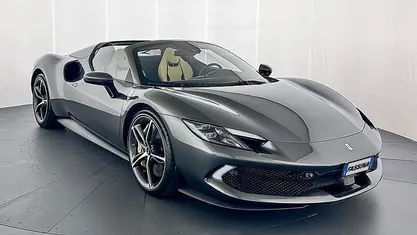 Usata Ferrari 296 830 CV (610 kW) 2023 Cabrio
