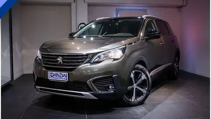 Verde scuro / tetto nero Usata 2019 Peugeot 5008 Crossway SUV | 14.300 € (Ottimo prezzo)
