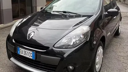 Usata Renault Clio II 75 CV (55 kW) 2010 Nero Berlina