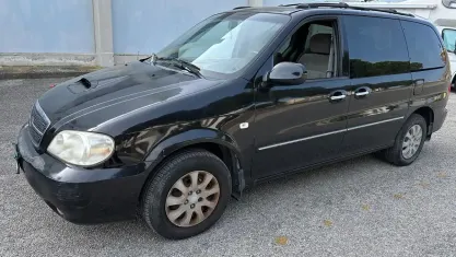 Usata Kia Carnival 145 CV (106 kW) 2005 Nero Monovolume