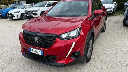 Usata Peugeot 2008 Active 131 CV (96 kW) 2020 Rosso SUV