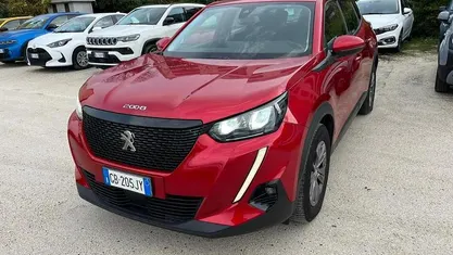 Usata Peugeot 2008 Active 131 CV (96 kW) 2020 SUV