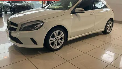 Usata Mercedes A180 110 CV (80 kW) 2017 Bianco Berlina