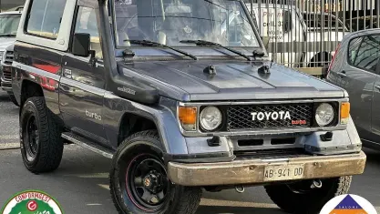 Usata Toyota Land Cruiser 86 CV (63 kW) 1988 Bluazzurro SUV