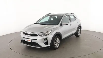 Käytetty Kia Stonic Style 110 HP (80 kW) 2018 Hopea Katumaasturi