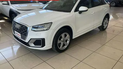 Bianco Usata 2017 Audi Q2 Sport SUV | 16.099 € (Buon prezzo)