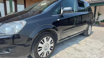 Usata Opel Zafira 150 CV (110 kW) 2013 Nero Monovolume