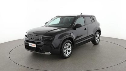 Usado Jeep Avenger Altitude 101 HP (74 kW) 2023 Preto SUV