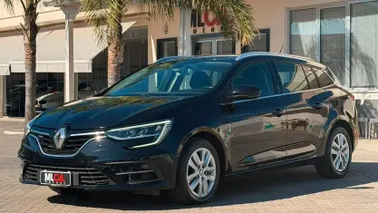 Usata Renault Mégane GrandTour Business 116 CV (85 kW) 2022 Nero Station wagon