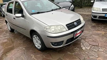 Usata Fiat Punto Dynamic 60 CV (44 kW) 2004 Grigio Utilitaria