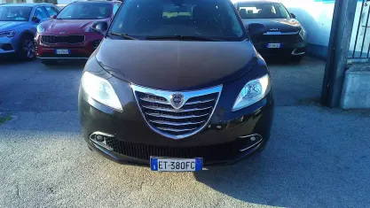 Usata Lancia Ypsilon Silver 80 CV (58 kW) 2013 Nero Utilitaria